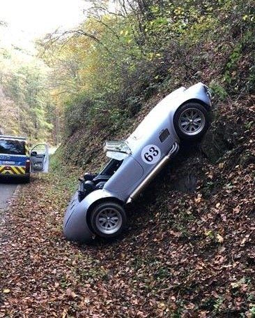 Oldtimer-Unfall: Hoher Sachschaden Oldtimer-Unfall: Hoher Sachschaden