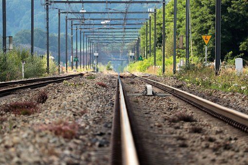 Gericht: Bahn muss Hunsrückquerbahn zum Flughafen Hahn instandsetzen Gericht: Bahn muss Hunsrückquerbahn zum Flughafen Hahn instandsetzen