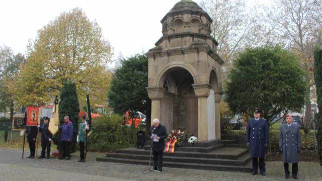 Gedenken an die Opfer von Krieg und Gewalt in Weißenthurm