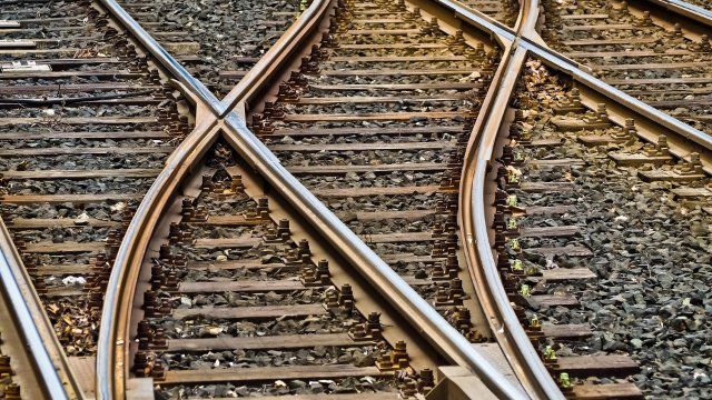 Vulkaneifel: Diebe stehlen tonnenweise alte Bahnschienen - fünfstelliger Schaden