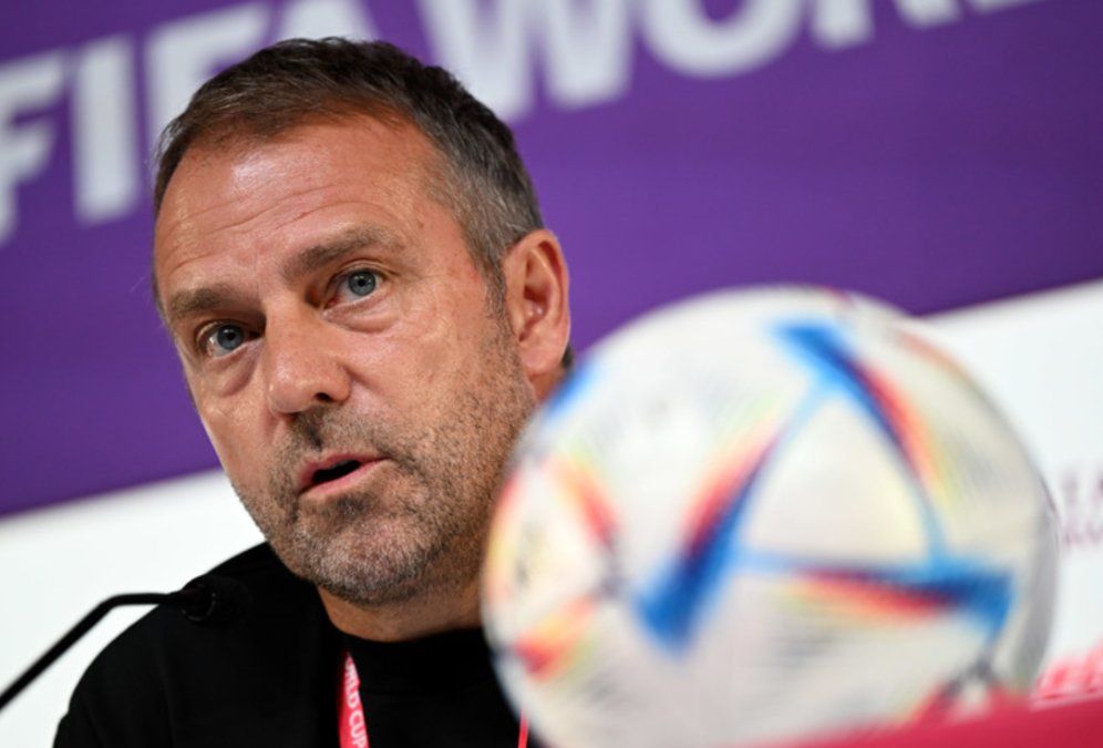 DFB-Verstoß gegen FIFA-Regeln: Kein Spieler bei Pressekonferenz DFB-Verstoß gegen FIFA-Regeln: Kein Spieler bei Pressekonferenz
