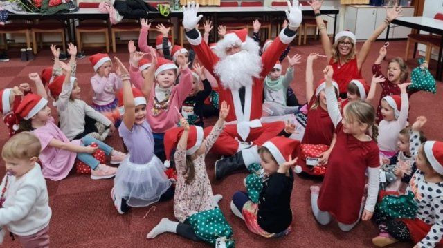 Vorweihnachtliche Überraschung bei der KVHS in Mendig