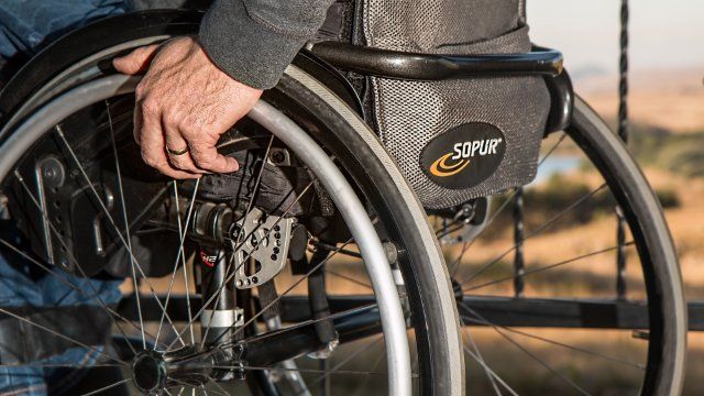 Sozialverband VdK mahnt barrierefreie Bushaltestellen an