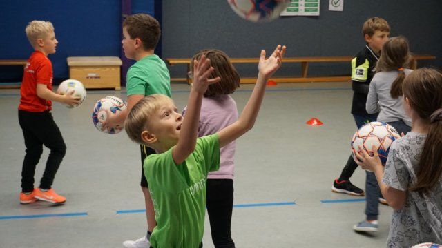 „Bewegter Advent – Verein(t) in der Schule“ in Kürrenberg