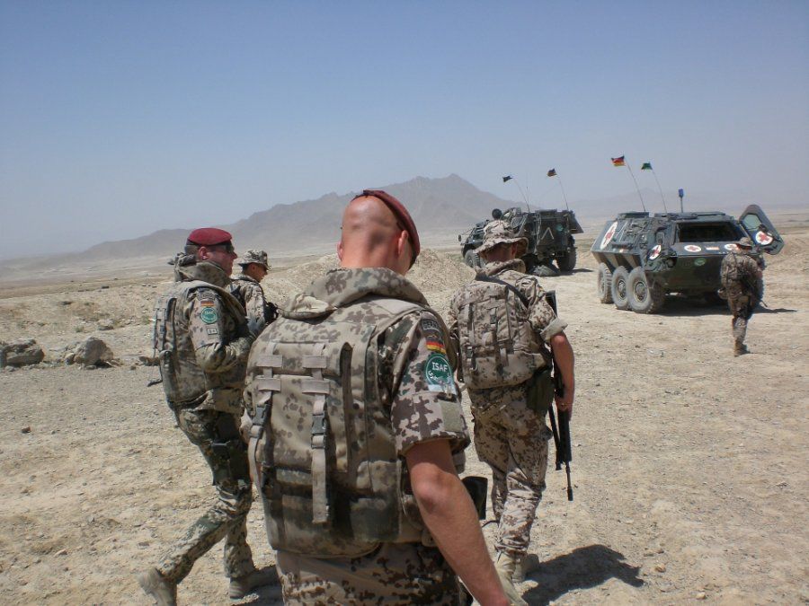 Lambrecht besucht Auslieferungslager für Bundeswehr-Bekleidung Lambrecht besucht Auslieferungslager für Bundeswehr-Bekleidung