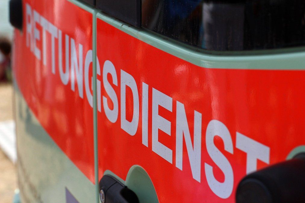 "Kein Kavaliersdelikt" - Rettungssanitäterin wird während Einsatz angefahren