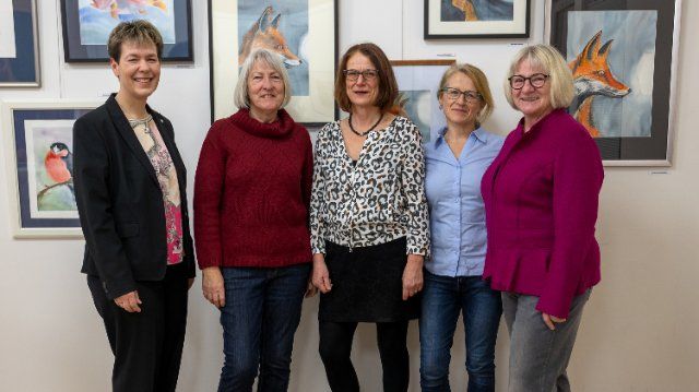 Vernissage mit Witz und Freude an Bildern und Musik