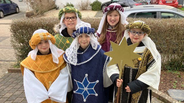 Sternsinger waren in Weißenthurm unterwegs   