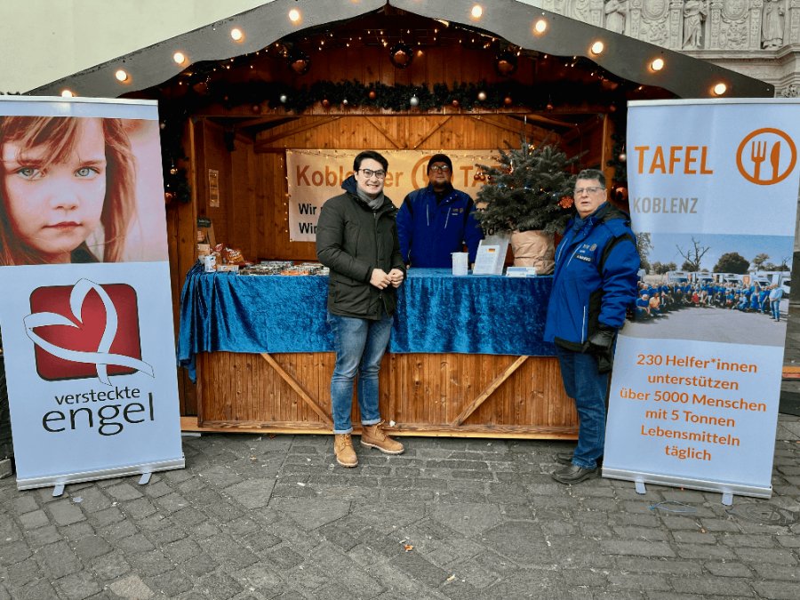 Kleine Weihnachtsbäume für den guten Zweck: Junge Union unterstützt Tafel Kleine Weihnachtsbäume für den guten Zweck: Junge Union unterstützt Tafel