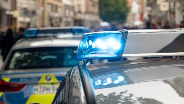Berauschter Autofahrer flüchtet mit hohem Tempo vor der Polizei