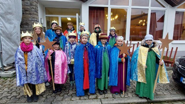 Kinder in Hartenfels brachten den Segen und sammelten Spenden