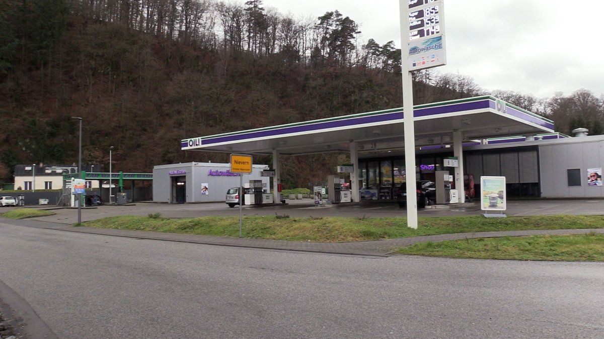 Raubüberfall auf Oil Tankstelle in Bad Ems vor einem Jahr: Mutmaßlicher Täter nun der Polizei bekannt! Raubüberfall auf Oil Tankstelle in Bad Ems vor einem Jahr: Mutmaßlicher Täter nun der Polizei bekannt!