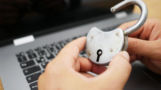Zwei Betrugsversuche durch Cyberkriminalität in der Region