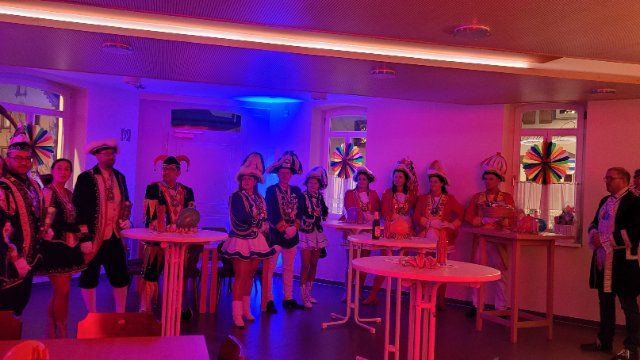 Karnevalistischer Besuch in der Gemeindeverwaltung Kettig 