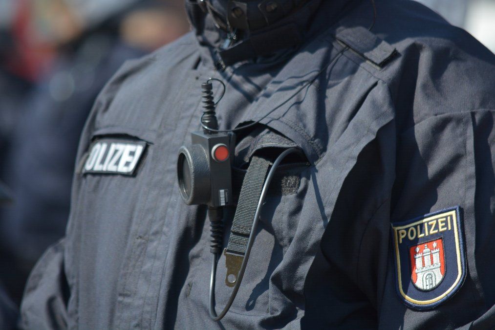 Eine für jeden Streifenwagen: Neue Polizei-Bodycams eingetroffen