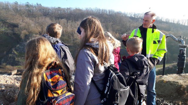 Nachwuchs zeigt großes Interesse an Müllentsorgung und -verwertung