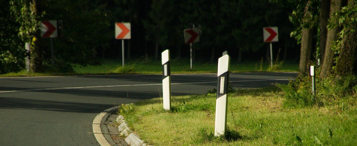 Müden: Leitpfosten ausgerissen und in Mosel geworfen