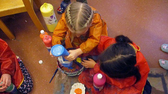 Gelungenes Projekt: „Schlaue Löwen“ basteln Kunst mit Kartons