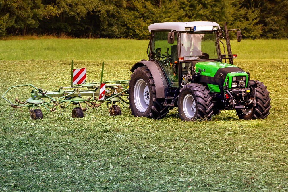 Traktorfahrer unter Drogen und ohne Nummernschild unterwegs