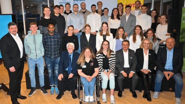 Koblenz: Sporttalente erhalten Förderverträge