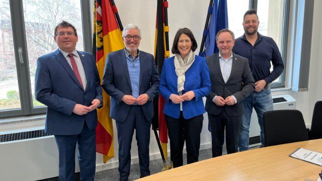Verkehrsministerin Daniela Schmitt sagt weitere Prüfungen im Zuge der Lahnhochbrückensperrung zu