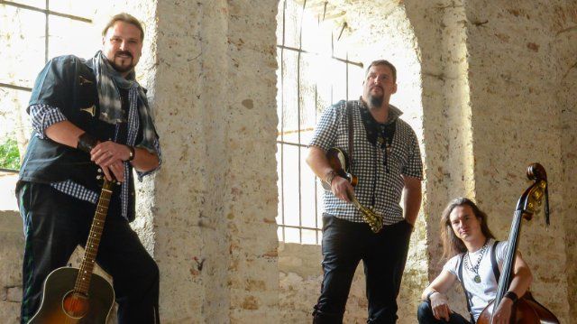Power-Folk-Rock im Kreuzgang der Abtei Rommersdorf