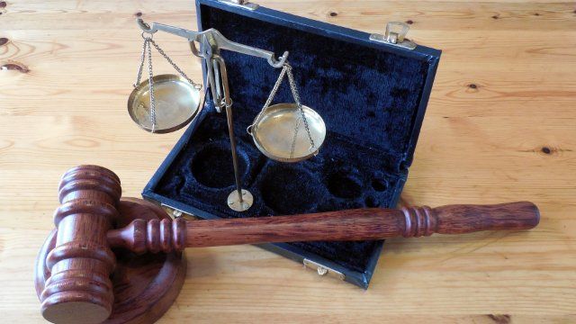 Freunde vom Polizistenmörder im Visier der Justiz