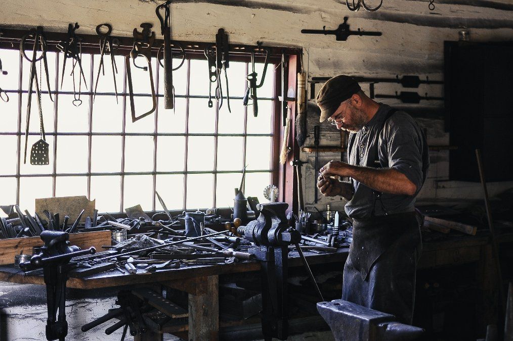 Handwerk verbucht mehr Umsatz - weniger Beschäftigte Handwerk verbucht mehr Umsatz - weniger Beschäftigte