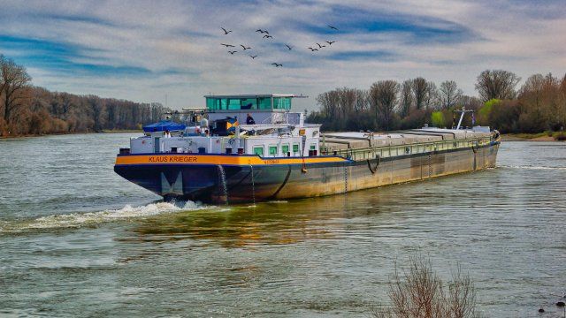 Brohl Lützing: Schiff gekentert