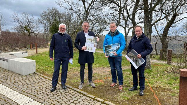 Landtagspräsident Hendrik Hering besuchte die Loreley gemeinsam mit Roger Lewentz