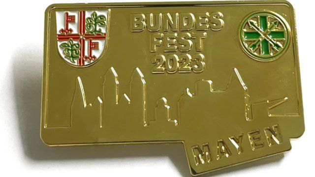 Pin zum Bundesschützenfest präsentiert