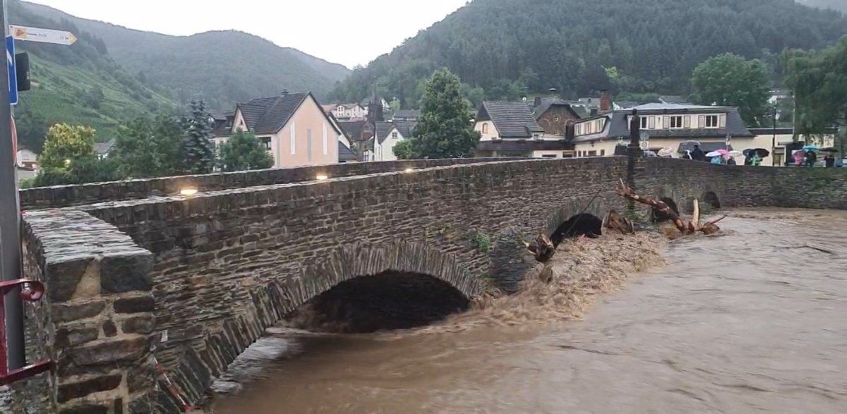 Streit um Nepomukbrücke im Ahrtal - Ortsbürgermeister tritt zurück