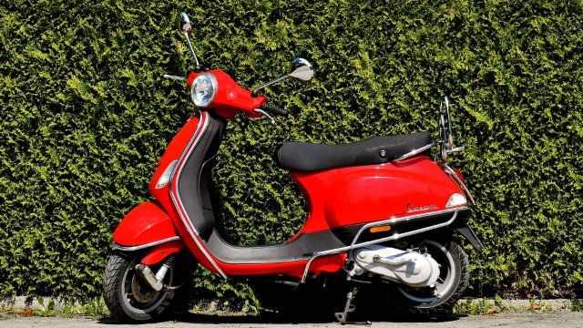 Roßbach: Rollerfahrer entzieht sich Polizeikontrolle