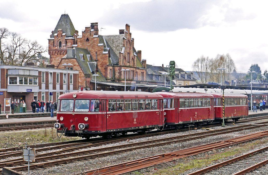 Abschnitt der Zug-Eifelstrecke bis Gerolstein wieder befahrbar Abschnitt der Zug-Eifelstrecke bis Gerolstein wieder befahrbar