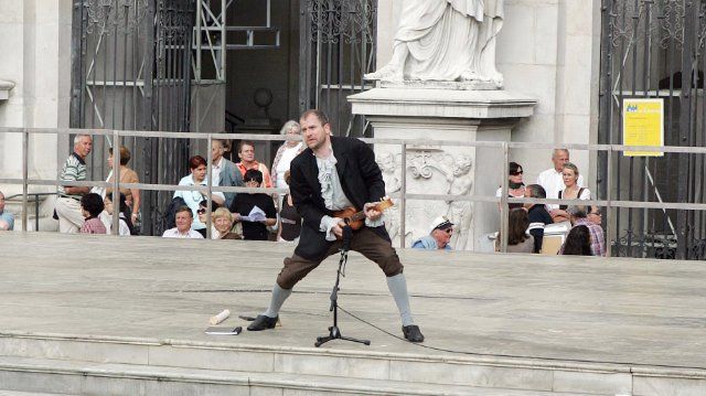 Thomas Limpinsel bringt den „Jedermann“ auf die Genovevaburg