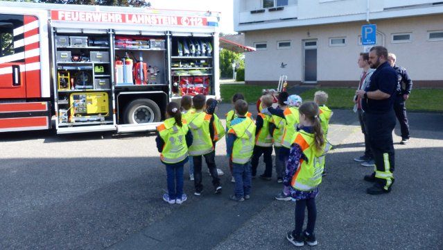 Vorschulkinder erleben spannenden Besuch bei der Feuerwehr