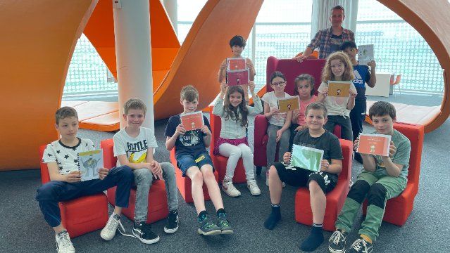 Schüler*innen aus der Klasse 3b der Schenkendorfschule schreiben eigene Bücher