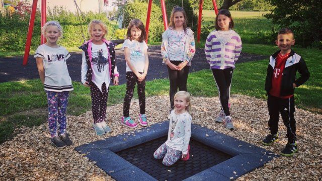 Godderter Kinder freuen sich über neues Spielgerät