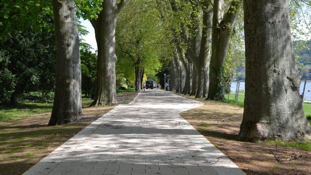 Neuer Weg am Kaiserin-Augusta-Denkmal ist fertig