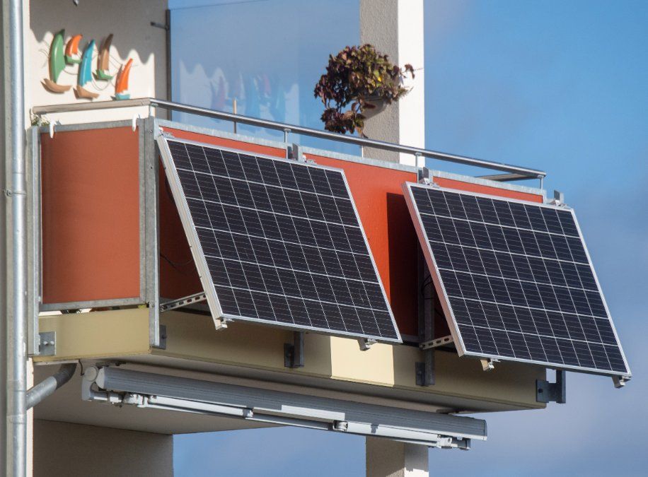 Kleine Solaranlagen auf Balkonen verzeichnen stark steigendes Interesse Kleine Solaranlagen auf Balkonen verzeichnen stark steigendes Interesse