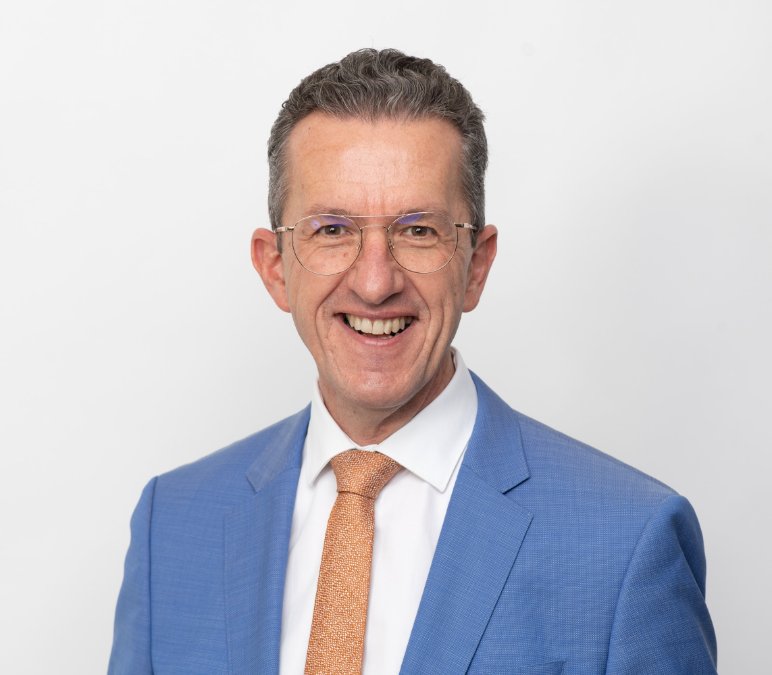 Flüchtlingsunterbringung: FREIE-WÄHLER-Landtagsfraktion unterstützt Kommunale Spitzenverbände Flüchtlingsunterbringung: FREIE-WÄHLER-Landtagsfraktion unterstützt Kommunale Spitzenverbände