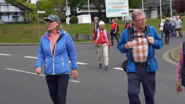 Zahlreiche Teilnehmer bei Zwei-Mühlen-Wanderung in Hartenfels