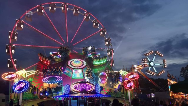 Kopfüber und hoch hinaus bei der Pfingstkirmes 2023
