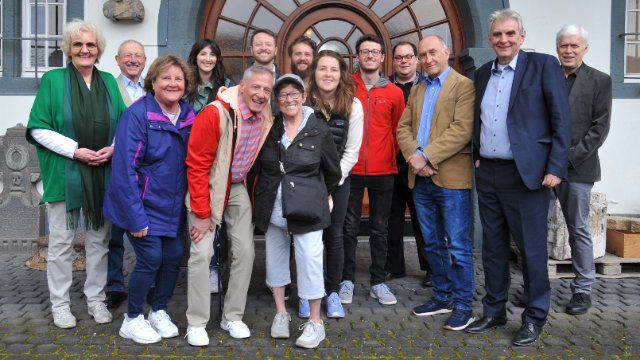 Loeb-Familie auf den Spuren ihrer Geschichte Loeb-Familie auf den Spuren ihrer Geschichte