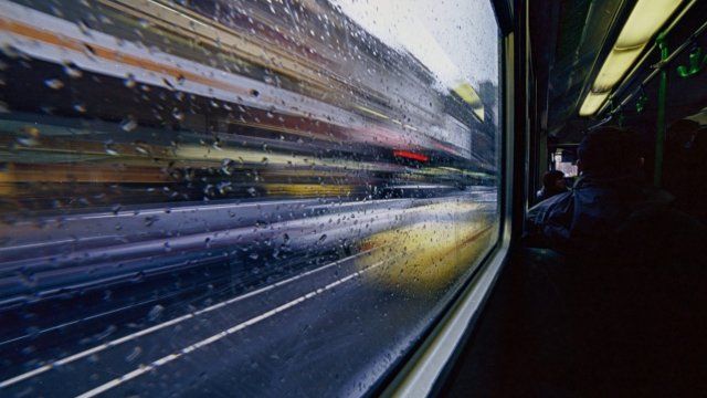 Mehrere Pilotprojekte für klimaschonende Busse und Bahnen im Land