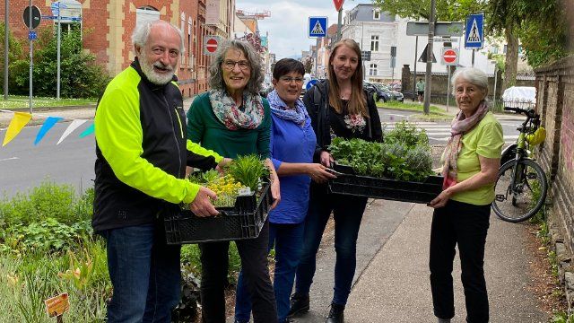 Gelebte Nachhaltigkeit: Neue Bienenbeete für gewoNR