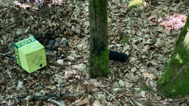 Illegaler Ölwechsel im Wald durchgeführt