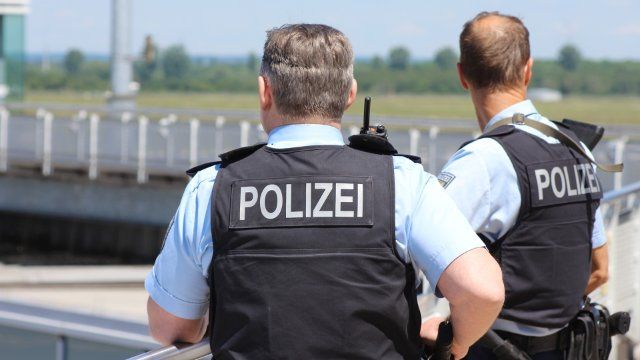 Unfallflucht im Berufsverkehr am Friedrich-Ebert-Ring