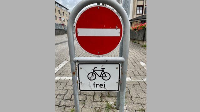 Verschiedene Einbahnstraßen für gegenläufigen Radverkehr geöffnet Verschiedene Einbahnstraßen für gegenläufigen Radverkehr geöffnet