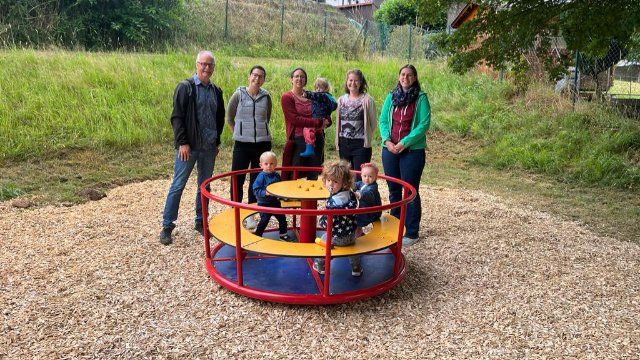 Neues Karussell in Nievern in Betrieb